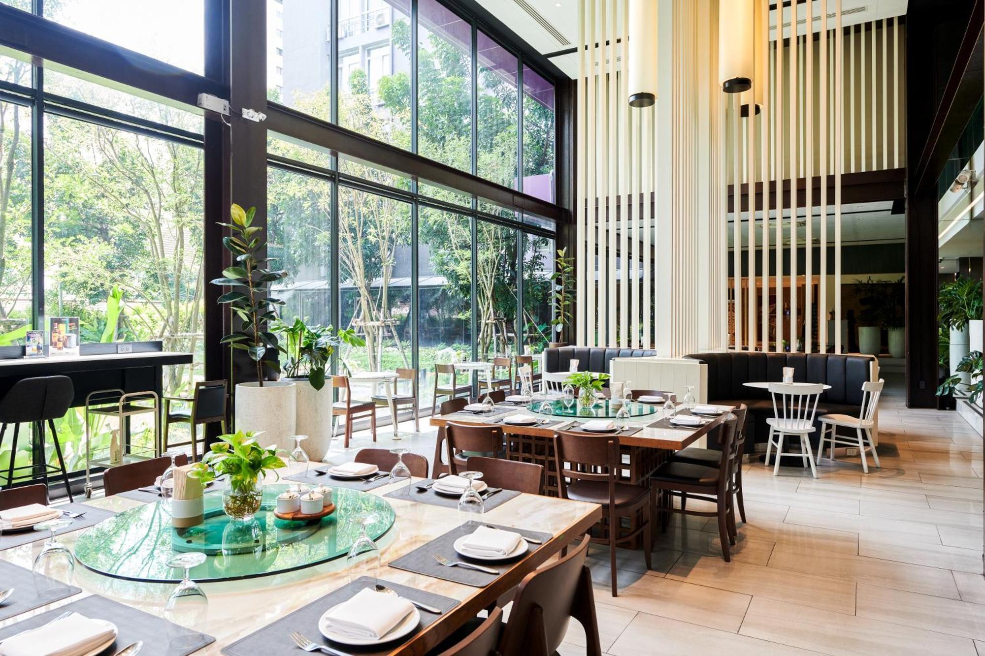 Tk Palace Hotel & Convention Bangkok Buitenkant foto