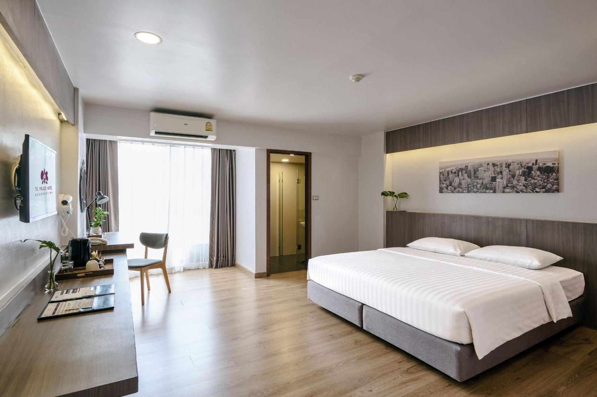 Tk Palace Hotel & Convention Bangkok Buitenkant foto