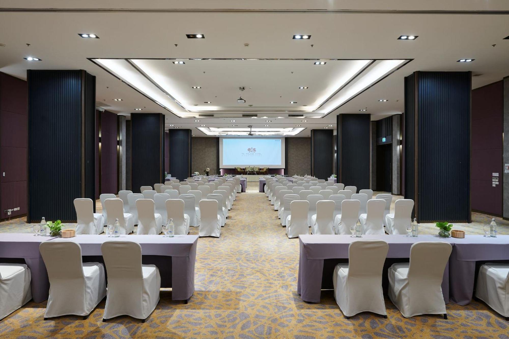 Tk Palace Hotel & Convention Bangkok Buitenkant foto