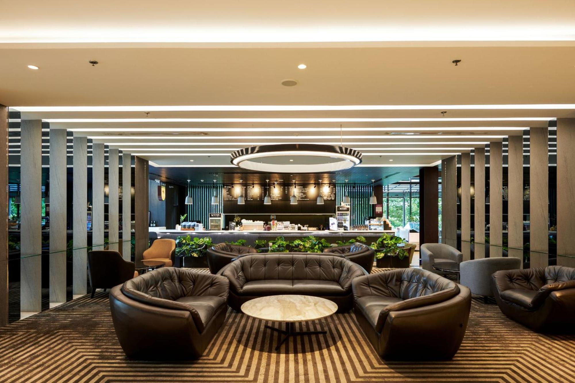 Tk Palace Hotel & Convention Bangkok Buitenkant foto