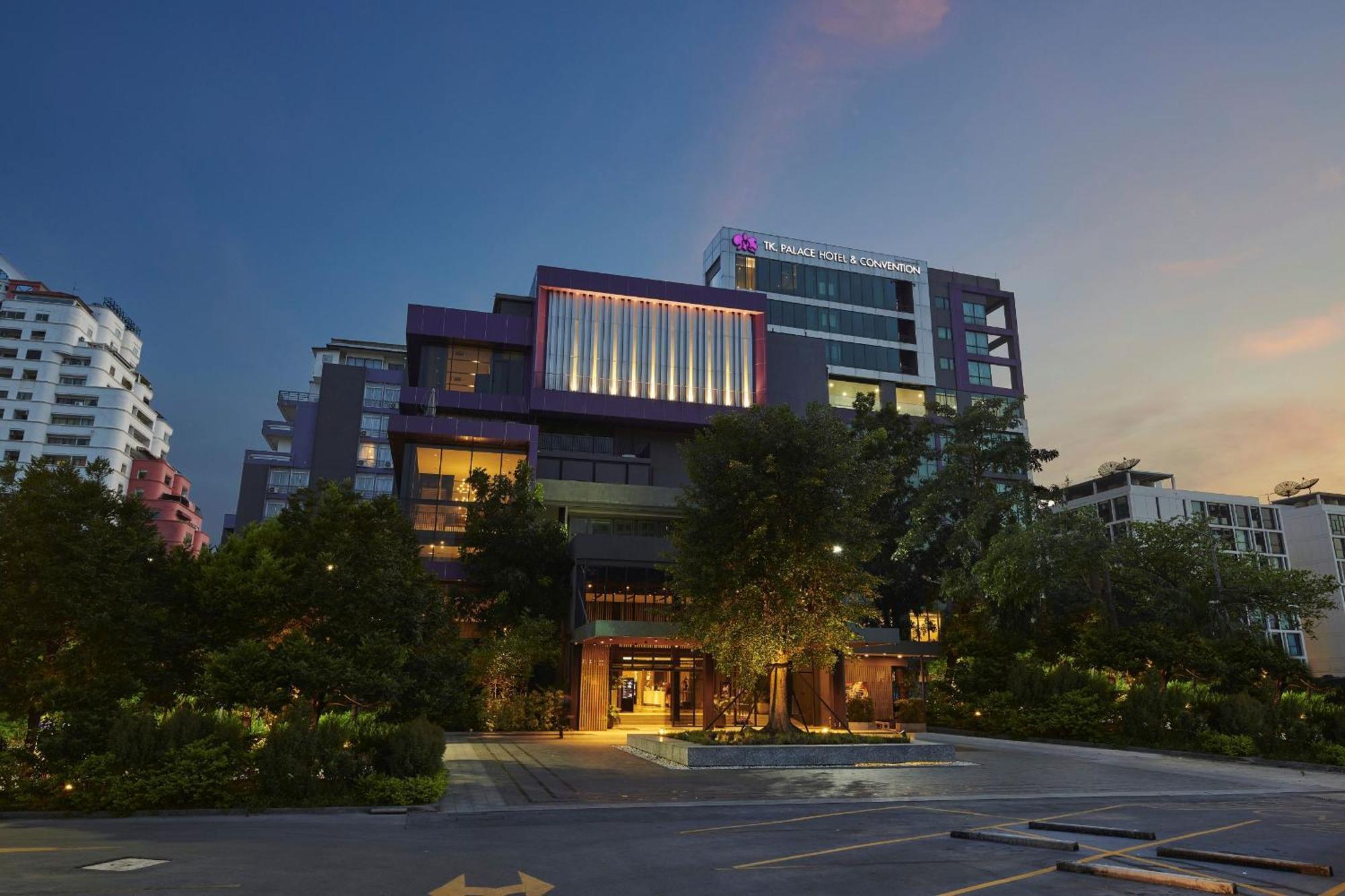 Tk Palace Hotel & Convention Bangkok Buitenkant foto